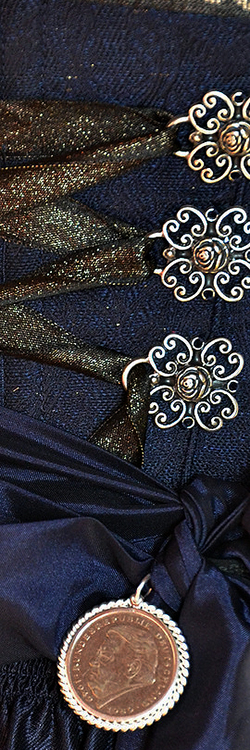 FJS-Zwickel-Anänger am Dirndl-Gürtel