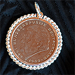 FJSZwickel. Anhänger mit Sterlingsilberfassung ohne Kette